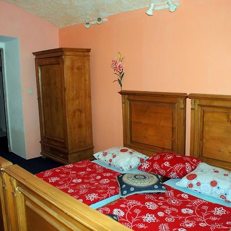 Pension Atelier 12 Прага Экстерьер фото
