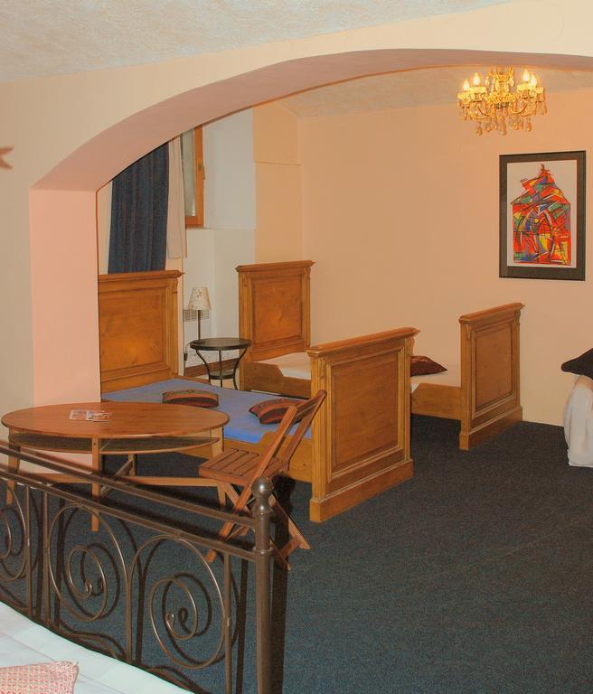 Pension Atelier 12 Прага Экстерьер фото