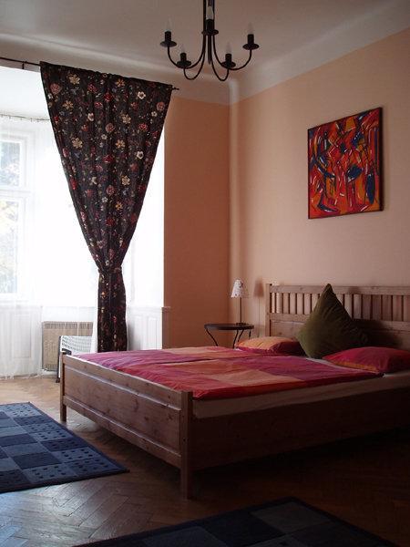 Pension Atelier 12 Прага Экстерьер фото