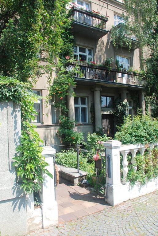 Pension Atelier 12 Прага Экстерьер фото